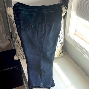NWOT Christopher & Banks blue Jean capris